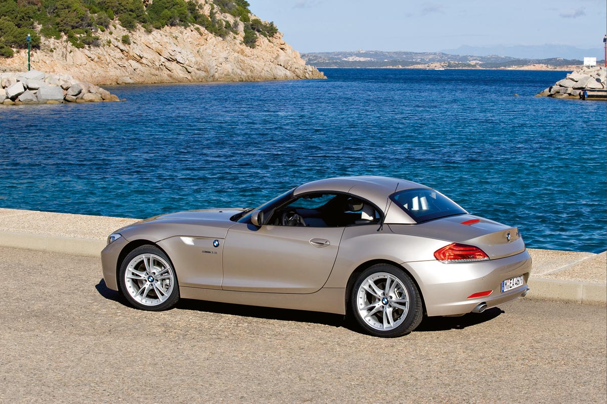 2009 BMW Z4 with a Retractable Hardtop: 42 High Res Images | Carscoops