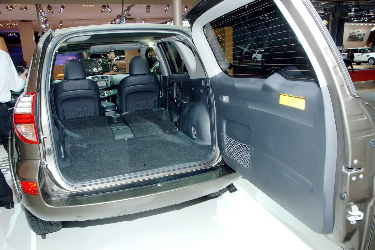 Тойота рав 4 как складываются задние сидения - 84 фото