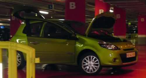  2009 Renault Clio Facelift Spied Ahead of Geneva Show