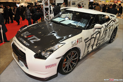  Blitz Presents Rear-Wheel Drive Nissan GT-R at Tokyo Salon