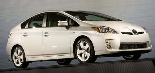  2010 Toyota Prius: Roomier, More Powerful Yet More Fuel Efficient – Mega Gallery with 108 Pics