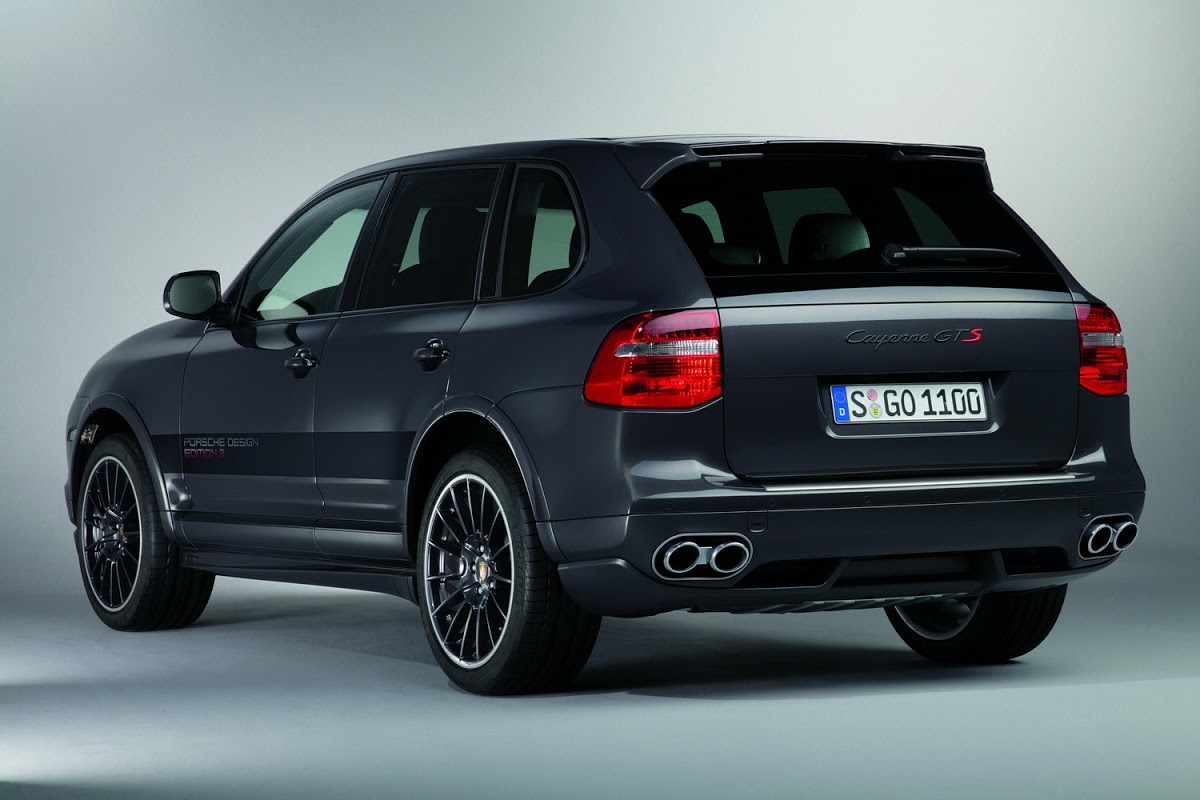 New Porsche Cayenne GTS Porsche Design Edition 3 - Luggage and Watch