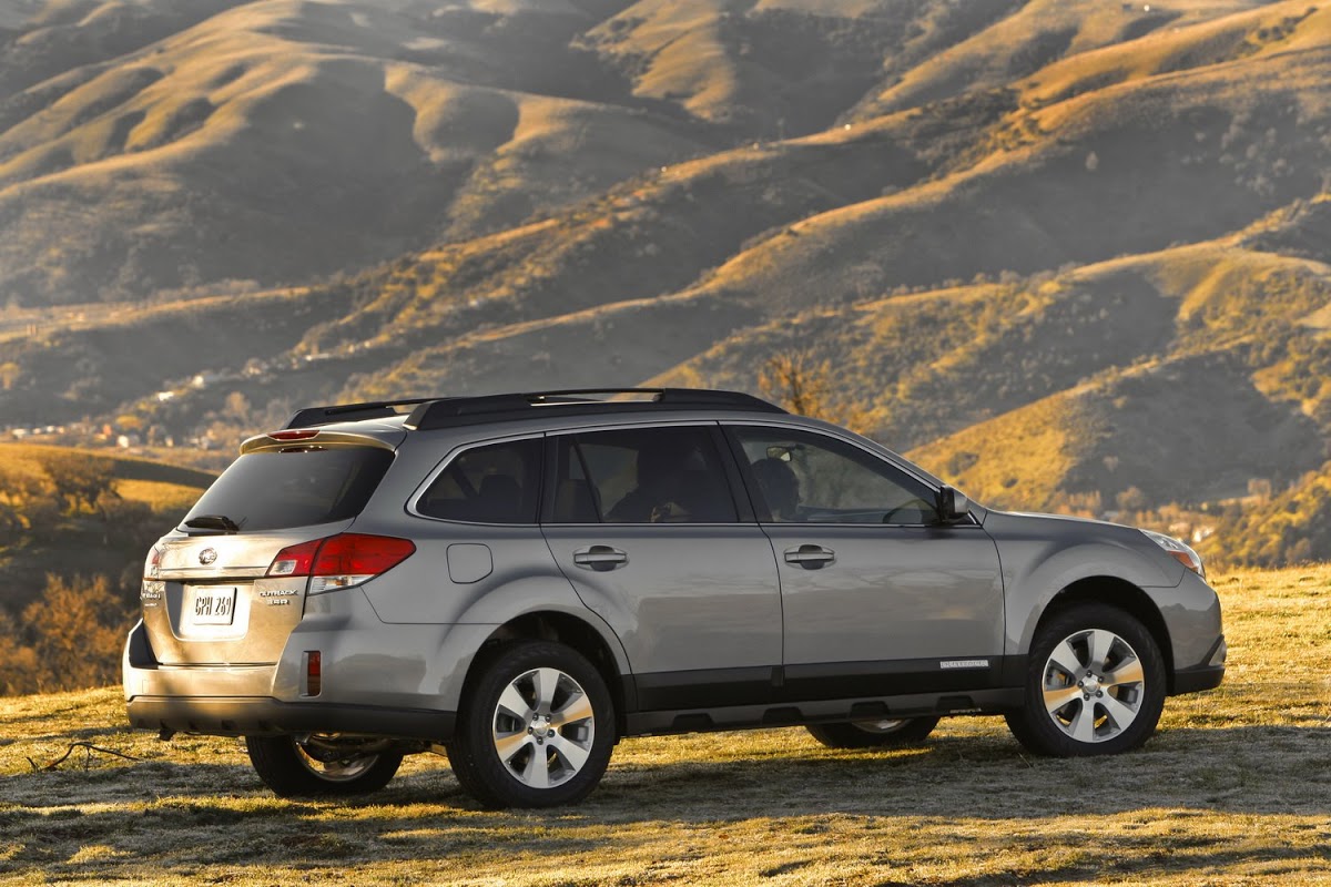 2010 Subaru Outback 30 HighRes Photos and all the