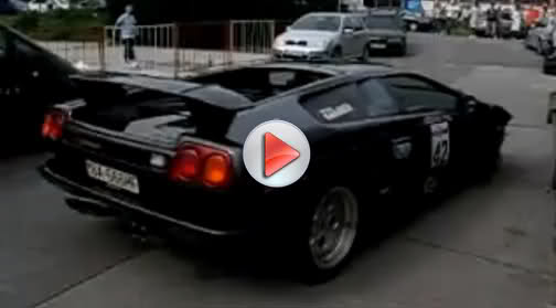  VIDEO: Lamborghini Diablo Crashes in Front of Crowd