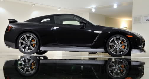  First British Drivers take Delivery of Nissan GT-R