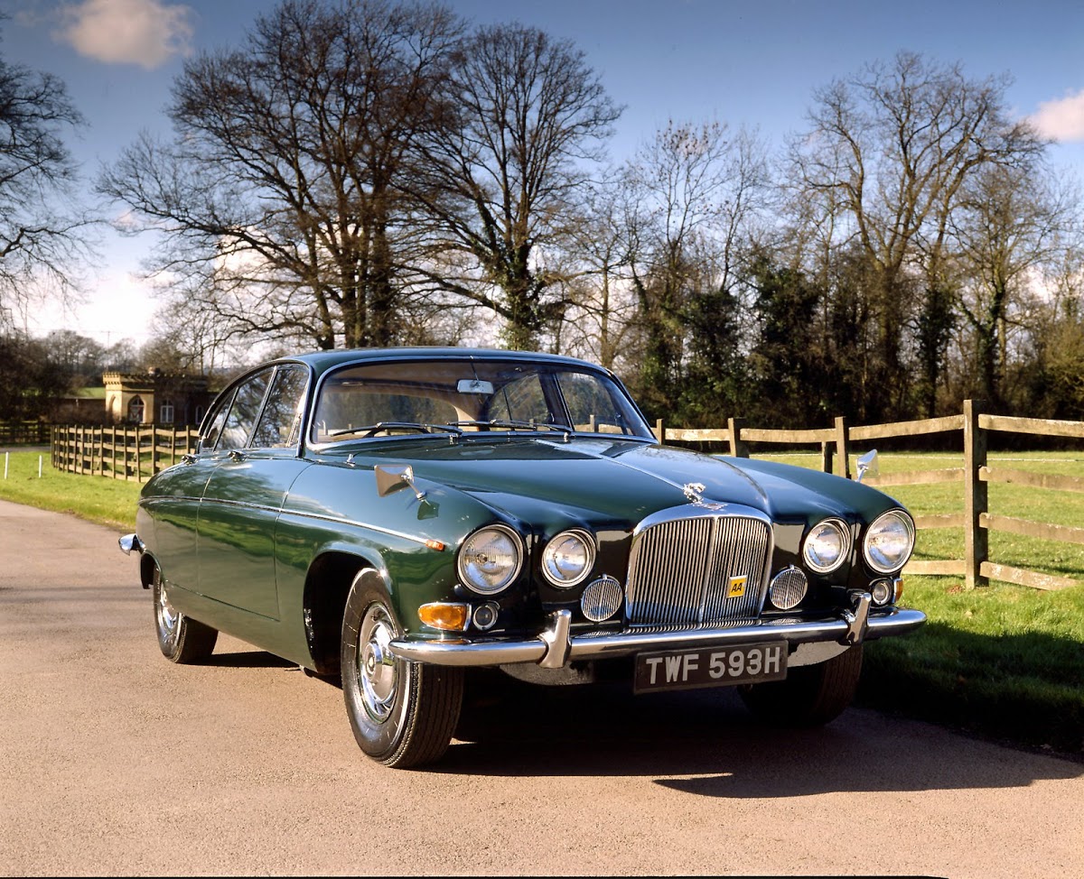 30 Stunning Classic Jaguar Desktop Wallpapers Carscoops