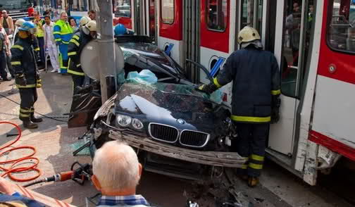  BMW 3-Series Touring vs Estonian Tram: Driver Made it Out Unharmed!