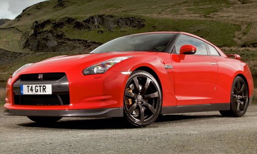  Nissan GT-R Sets Guinness Record as World's Fastest Production Four-Seater