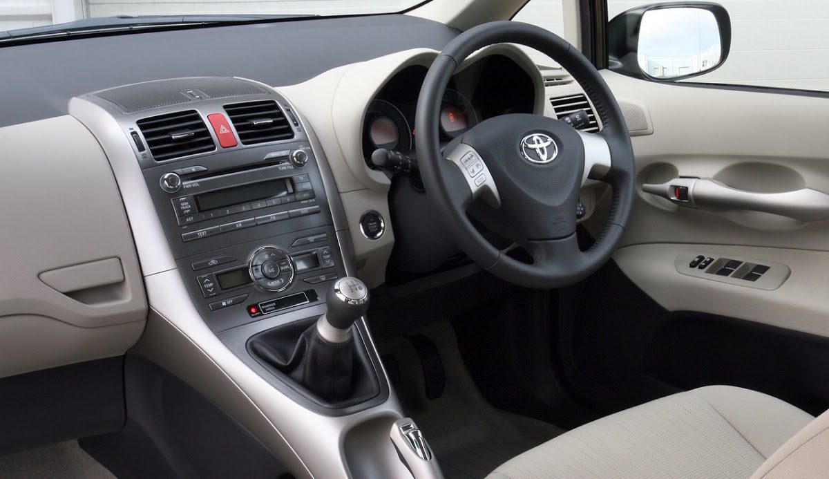 Toyota Announces Auris Hybrid for European Market, Sales to Start in Mid- 2010
