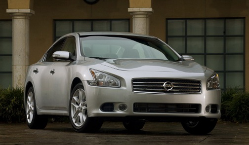  2010 Nissan Maxima Hits the Road from $30,460
