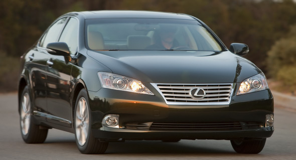  2010 Lexus ES350 Facelift with Mild Cosmetic Revisions and Interior Enhancements Officially Revealed