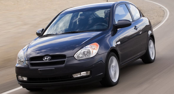  2010 Hyundai Accent gets Better Fuel Economy and New Blue Edition with up to 36MPG – Starts at  around $10,000