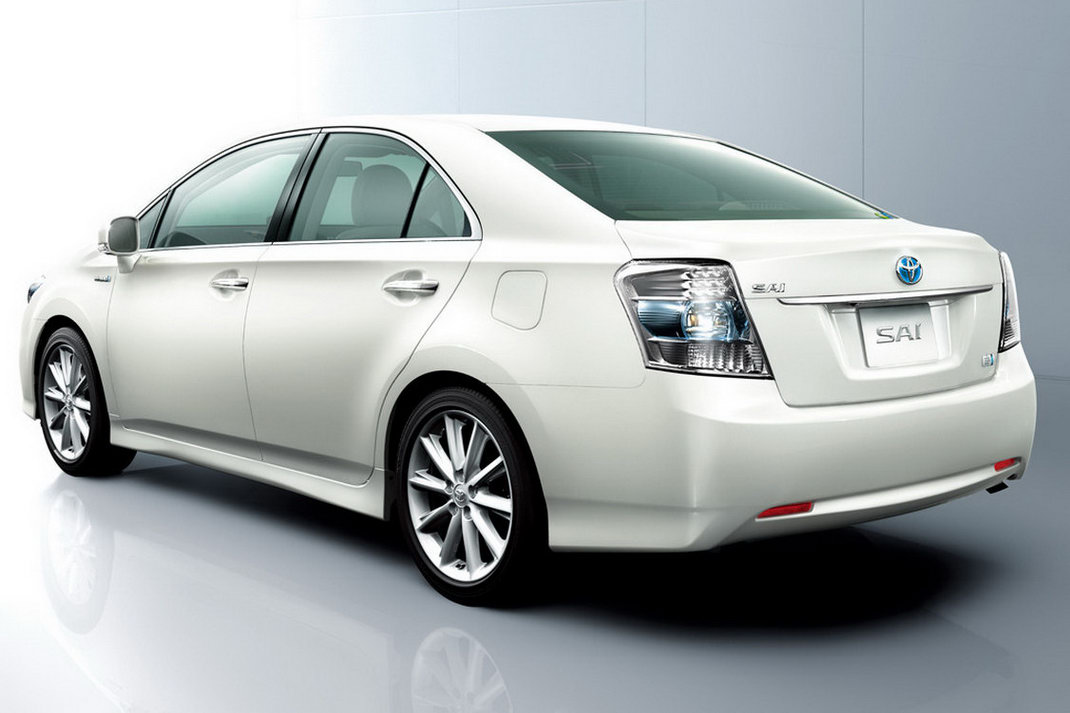 Toyota sai 2016