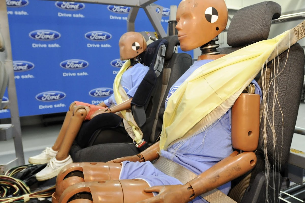 Ford Presents World's First Automotive Inflatable Seat Belts Carscoops