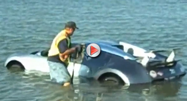  VIDEO: Bugatti Veyron Takes a Dip Into Texas Lake