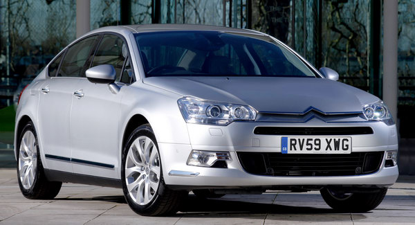  2010 Citroen C5 gets New Turbocharged Gasoline and Diesel Engines and Updated Model Range