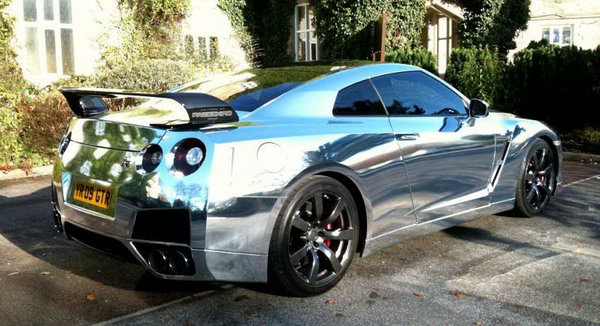  Nissan GT-R Owner Goes from Matte White to Full Chrome Wrap