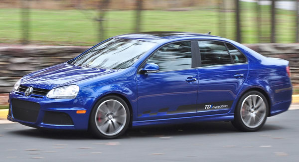  VW Announces Race-Inspired Jetta TDI Cup Street Edition