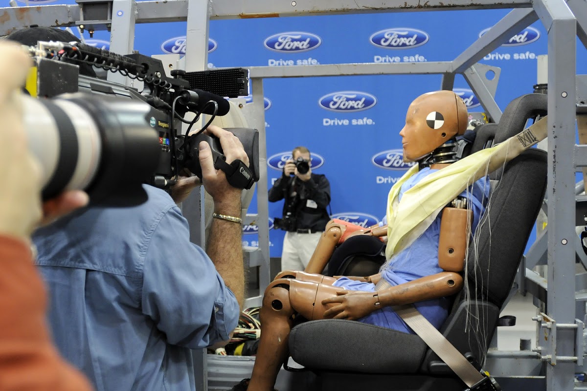 Ford Presents World's First Automotive Inflatable Seat Belts Carscoops