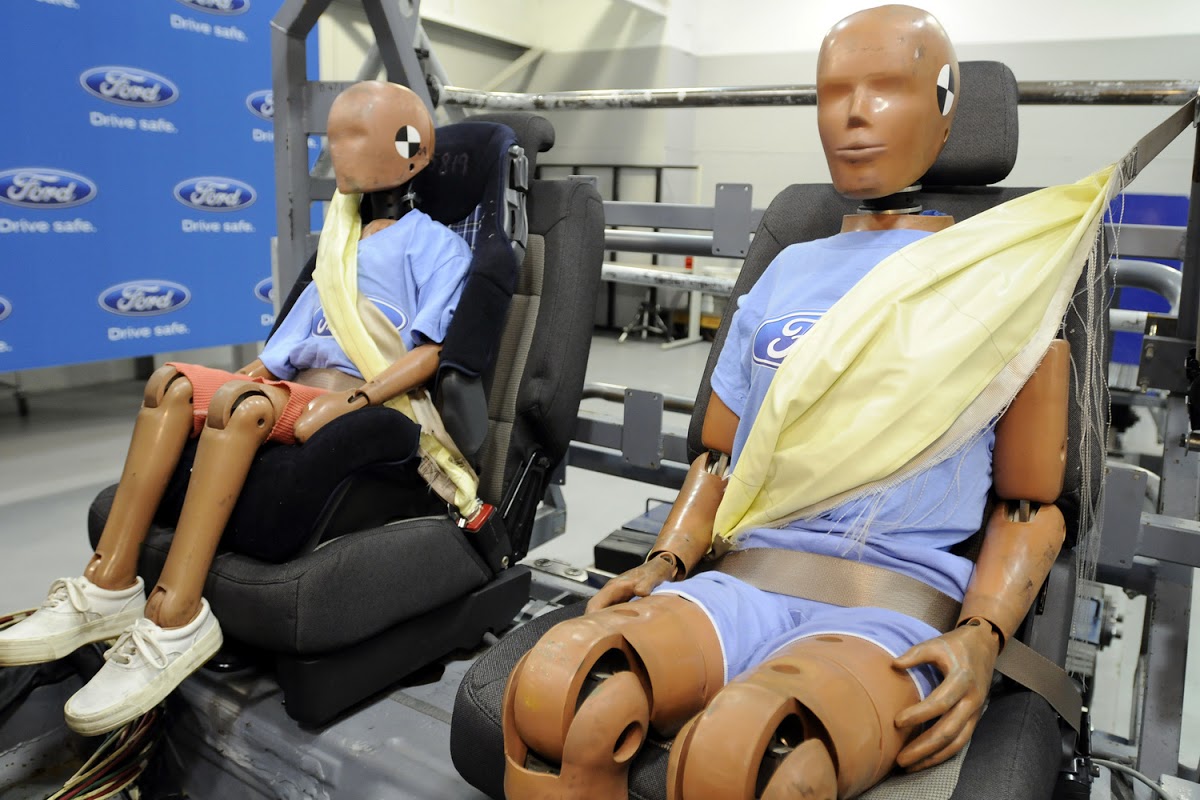 Ford Presents World's First Automotive Inflatable Seat Belts Carscoops