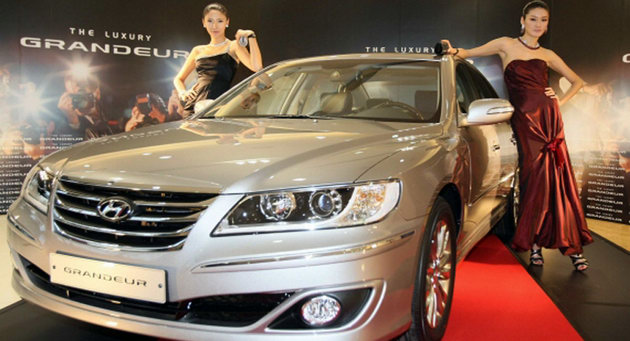  Hyundai Gives Azera /Grandeur Sedan a Mid-Life Facelift