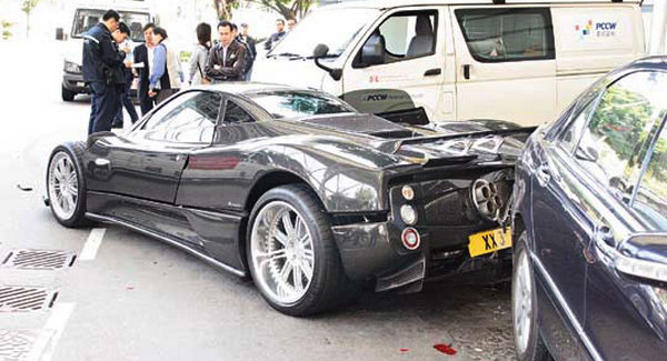  Million Dollar Plus Pagani Zonda F Crashes Into Parked Cars in Hong Kong