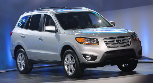  Detroit Show: Refreshed 2010 Hyundai Santa Fe gets New 2.4-liter Four-Cylinder and 3.5-liter V6 Engines