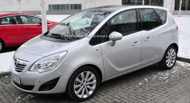  New Opel Meriva MPV Spotted Out in the Open