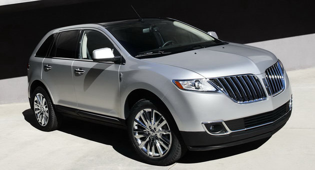  2011 Lincoln MKX with Fresh Looks, New 3.7-Liter V6 and Button-Free Environment Premieres in Detroit