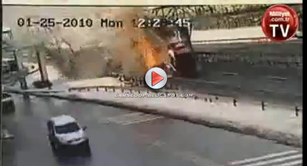  VIDEO: Sticky… Dump Truck Bed Slams Into Pedestrian Bridge in Turkey!