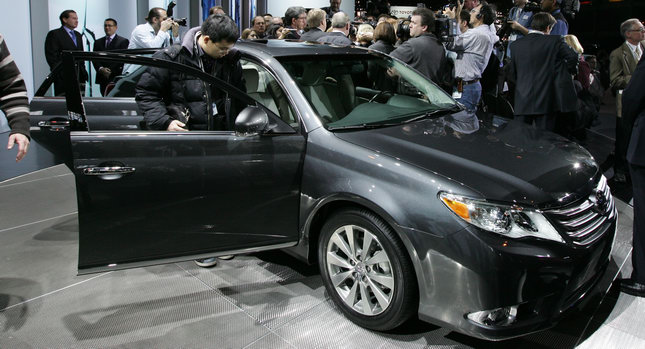  2011 Toyota Avalon: Redesigned Sedan Premieres in Chicago Amidst Recall Frenzy