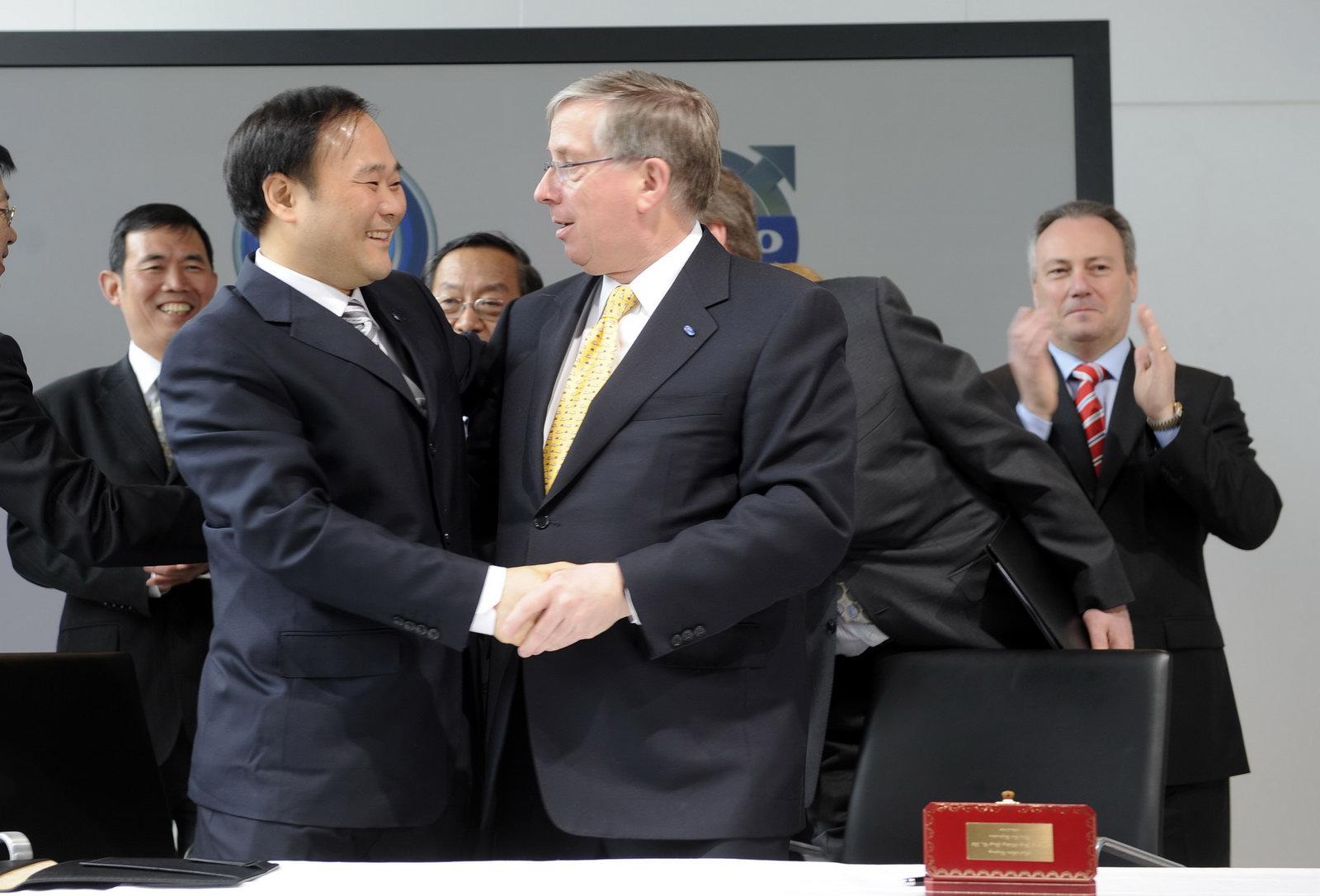 Geely владелец volvo