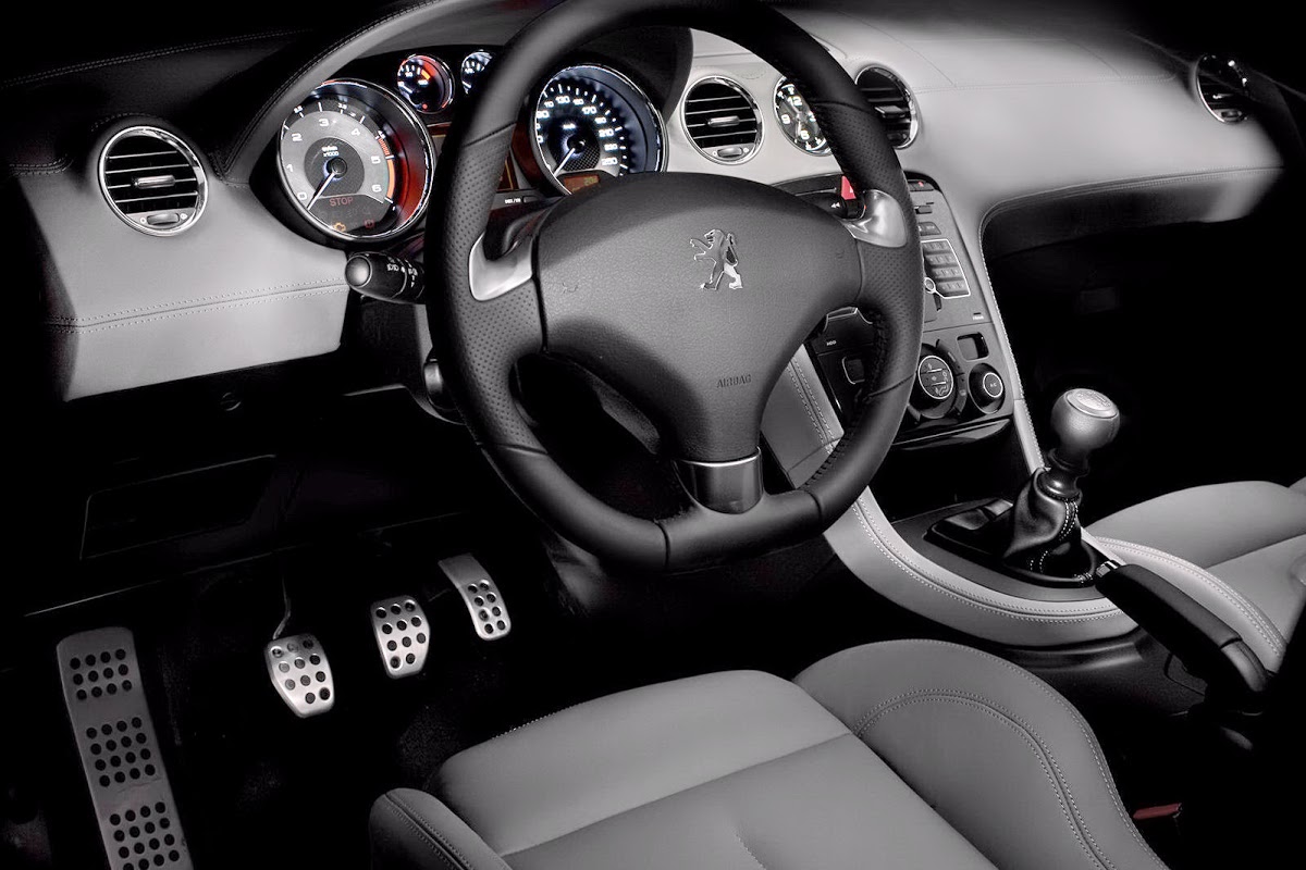 Peugeot rcz салон