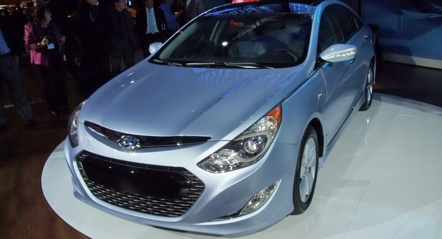  Hyundai Reveals 2011 Sonata Hybrid, gets 39mpg Highway, can Reach Speeds of up to 62mph in Electric Mode
