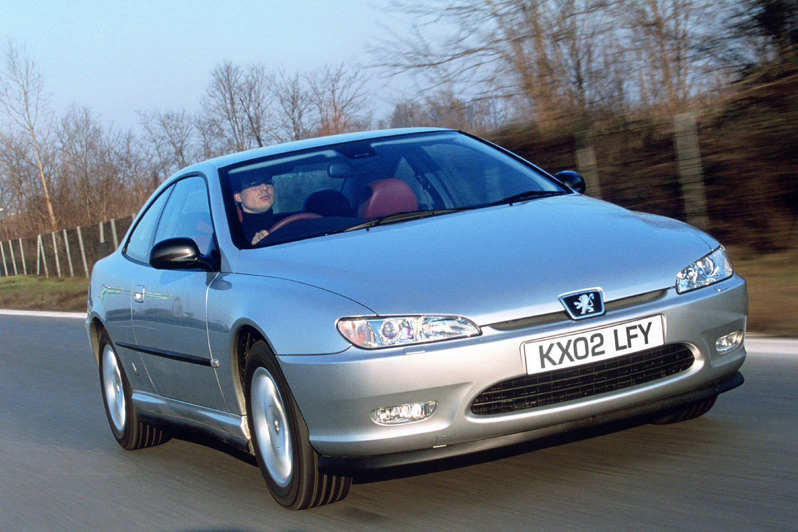 Peugeot 406 Coupé Club Celebrates Three Anniversaries with Special