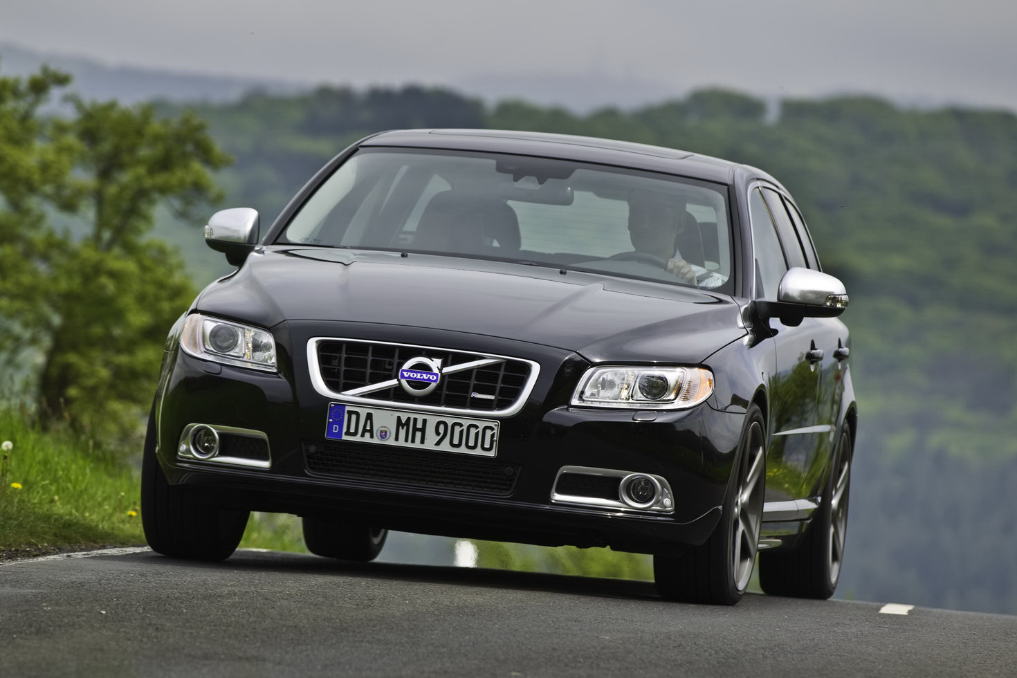 Limited Edition Volvo V70 T6 AWD R-Design with 325HP by Heico Sportiv