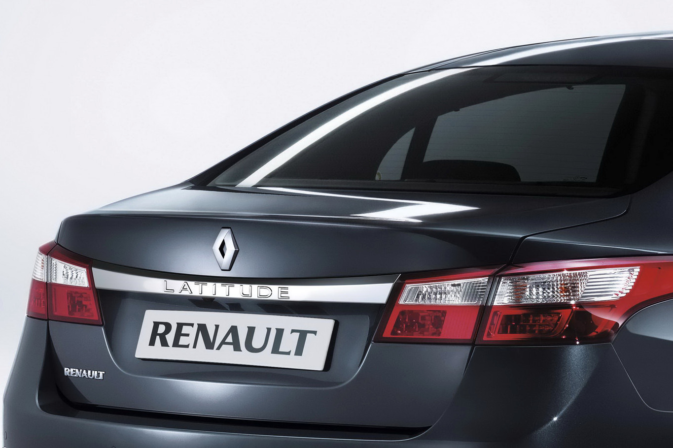 Спойлер renault latitude