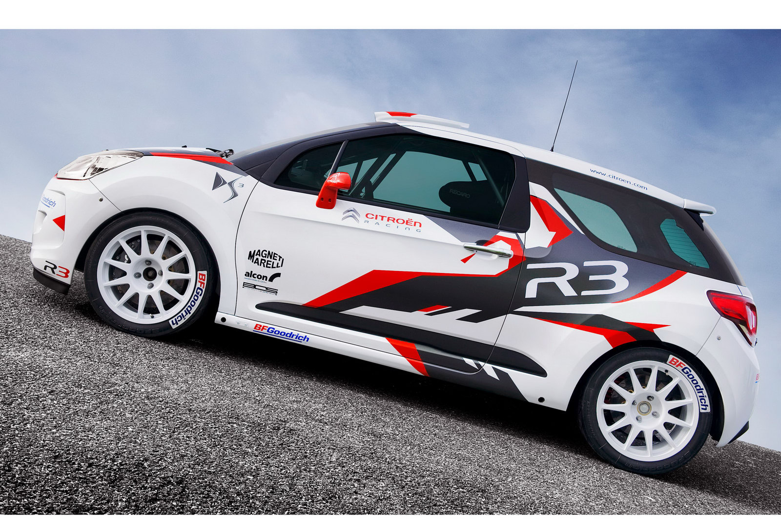 Citroën Reveals New DS3 R3 Rally Car for the Masses Carscoops