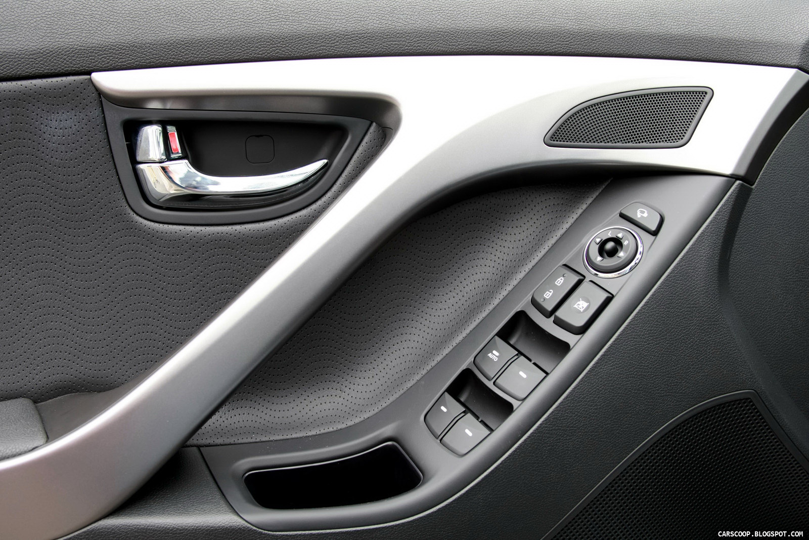 Обшивка двери элантра. Hyundai Elantra 2016 дверь водительская. Дверь Hyundai Elantra MD. Дверные вставки Хендай Аванта МД. Hyundai Avante 2006 Power Window.