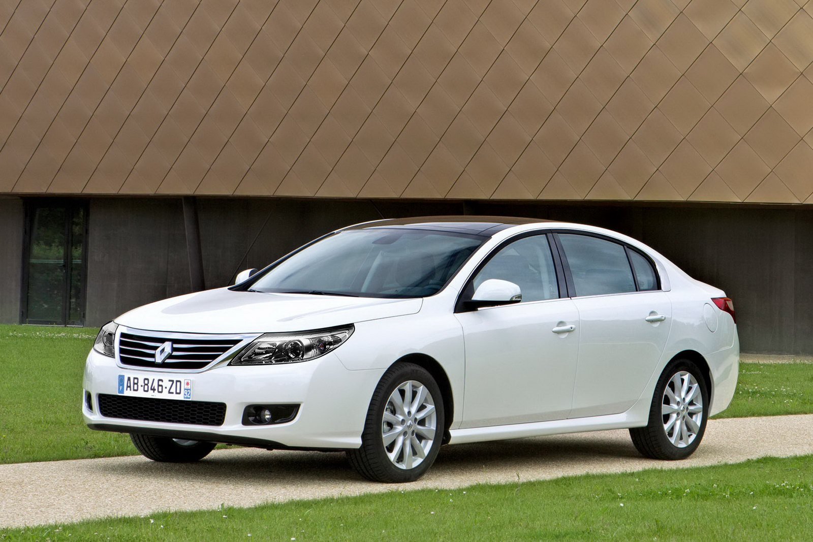 Renault latitude фото