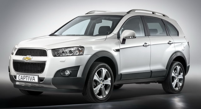  2011 Chevrolet Captiva gets a Fresh Face and New Engines
