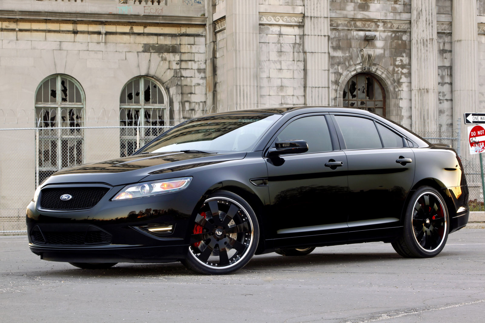 Ford taurus police interceptor