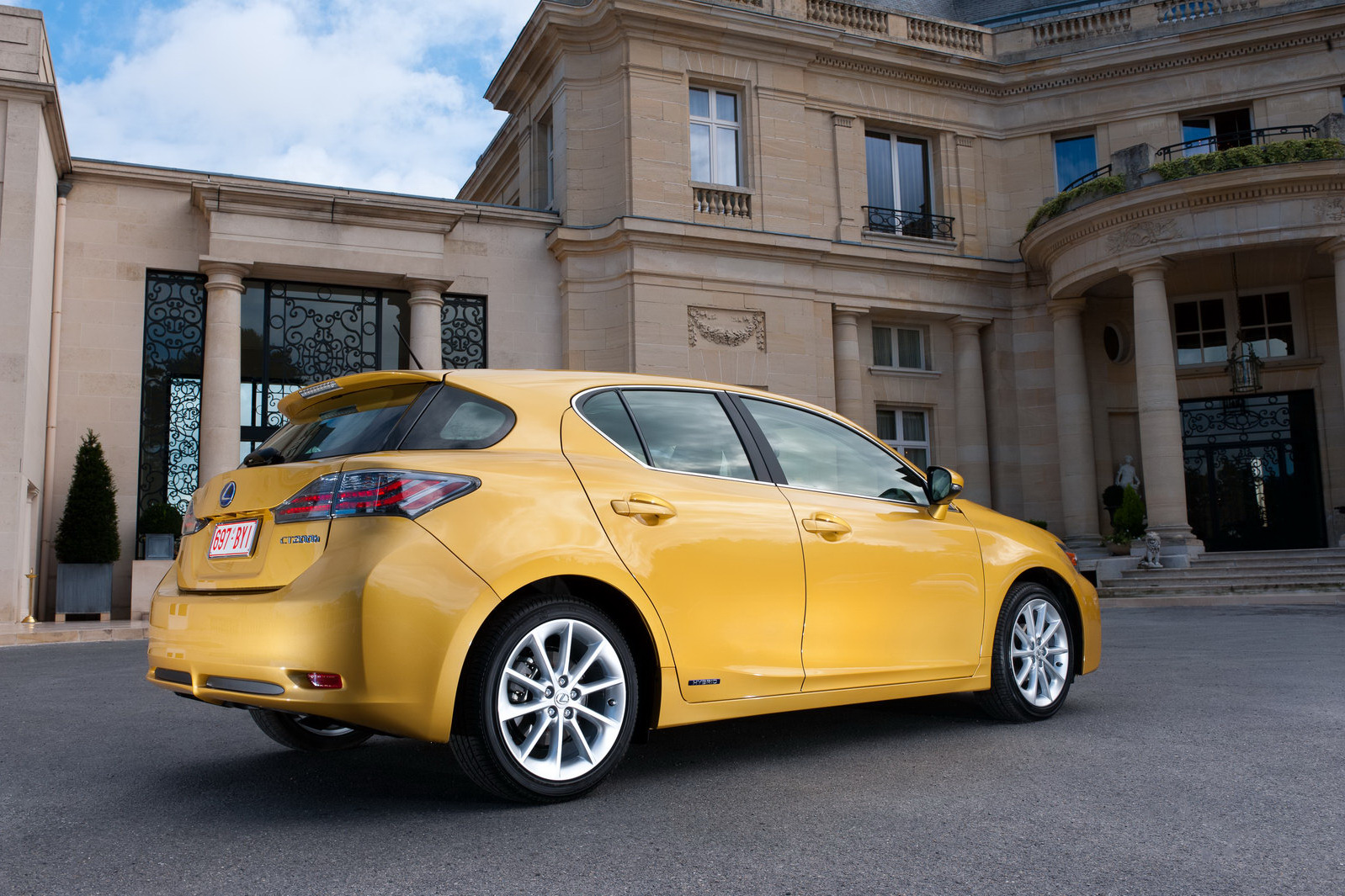 New Lexus CT200h Hybrid Priced from 29,995 in the U.S