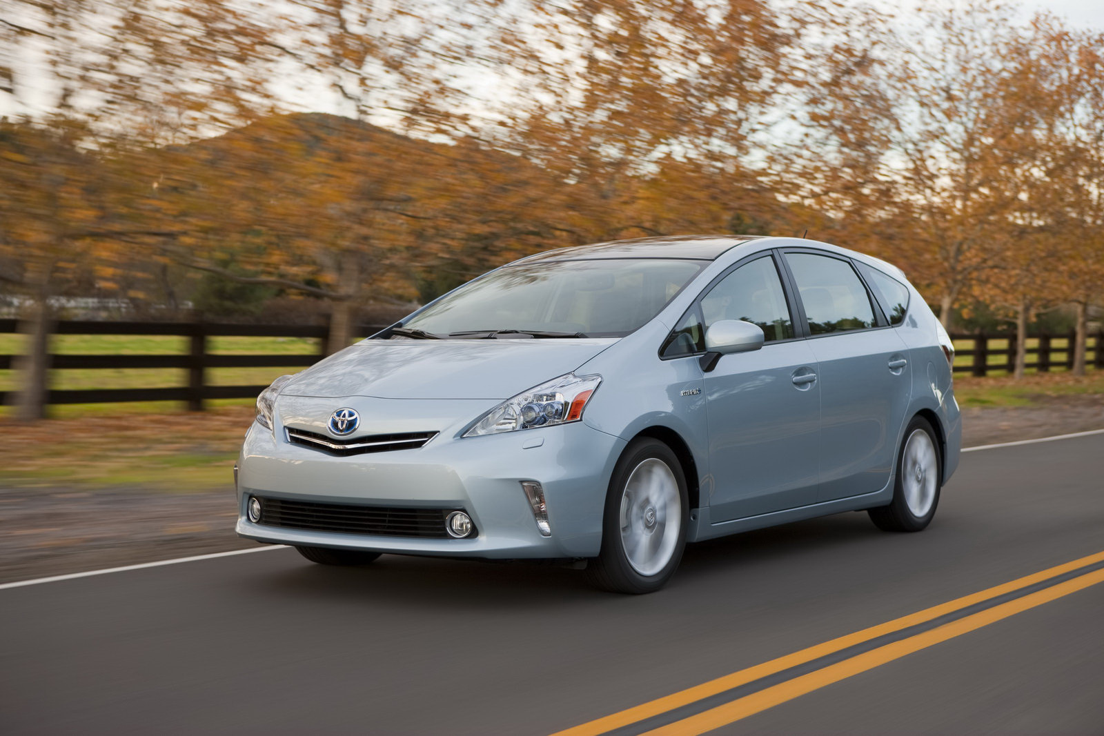 2011 Detroit Show: All-New Toyota Prius V Minivan Hybrid | Carscoops