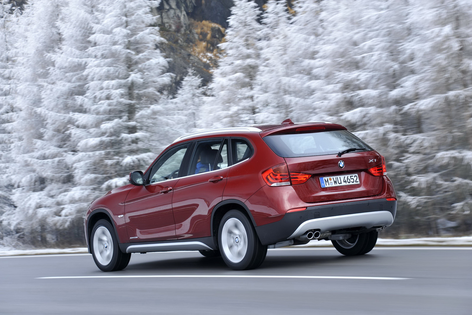 BMW Rolls Out All-New 2.0-liter Turbocharged Four-Cylinder Gasoline ...