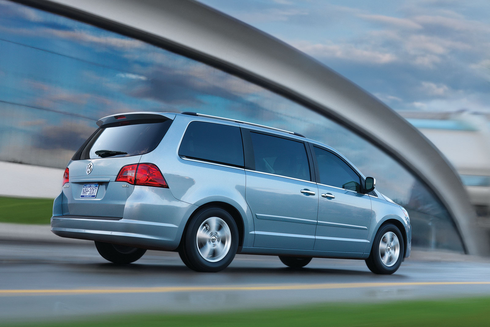 Routan volkswagen характеристики