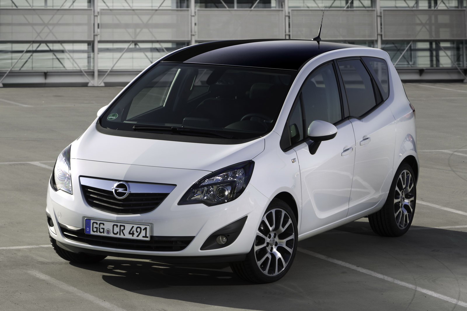 Opel Launches Meriva Color Edition Special in Germany