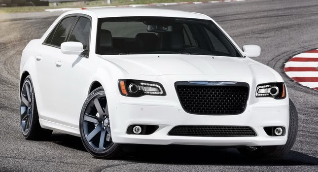  2012 Chrysler 300 SRT8 Brings the Thunder with 465HP 6.4-liter HEMI V8