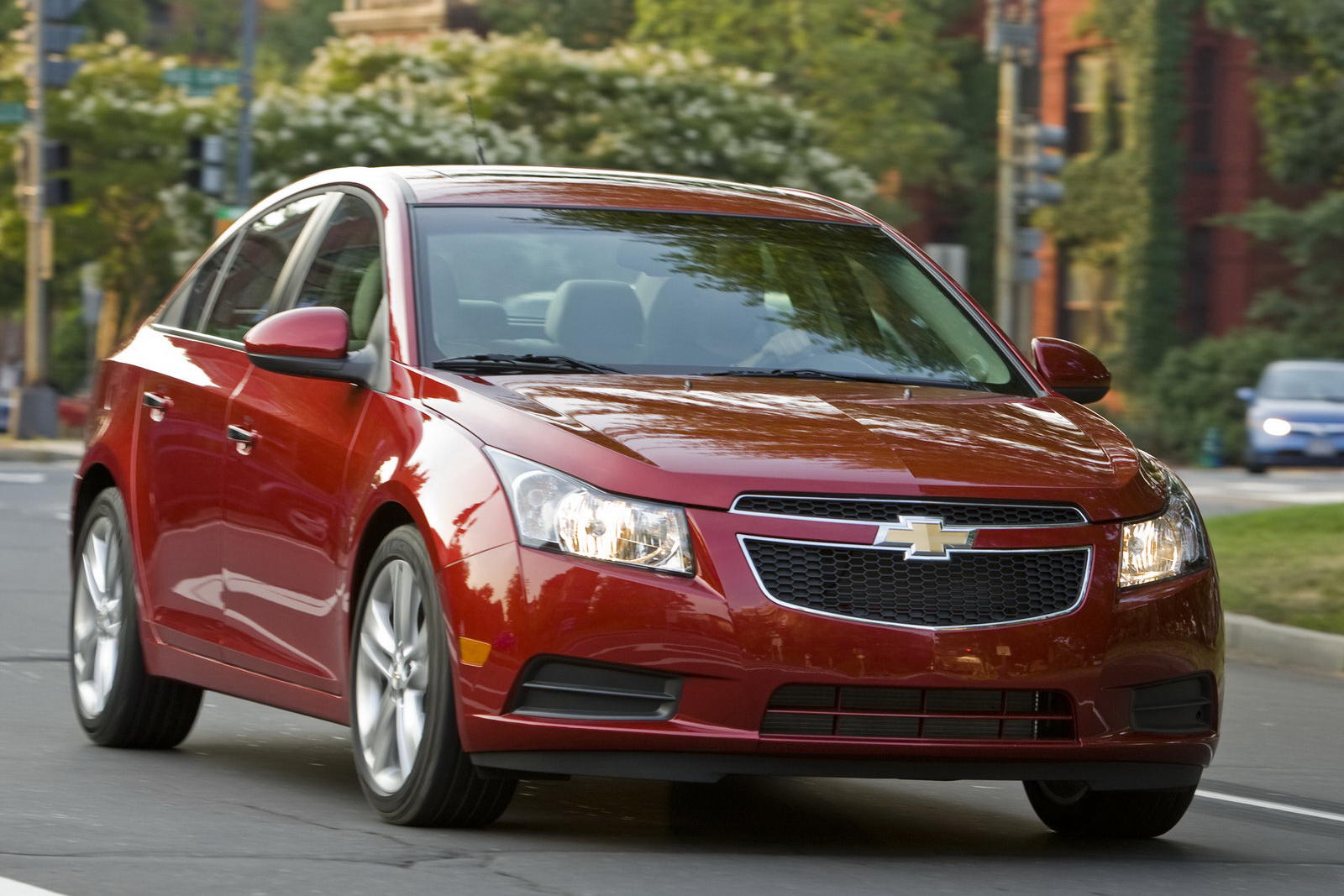 GM Recalling 2,100 Chevrolet Cruze sedans after Steering Wheel Comes