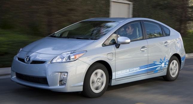  Toyota Rolls Out Online Ordering Site for Upcoming Prius Plug-In Hybrid